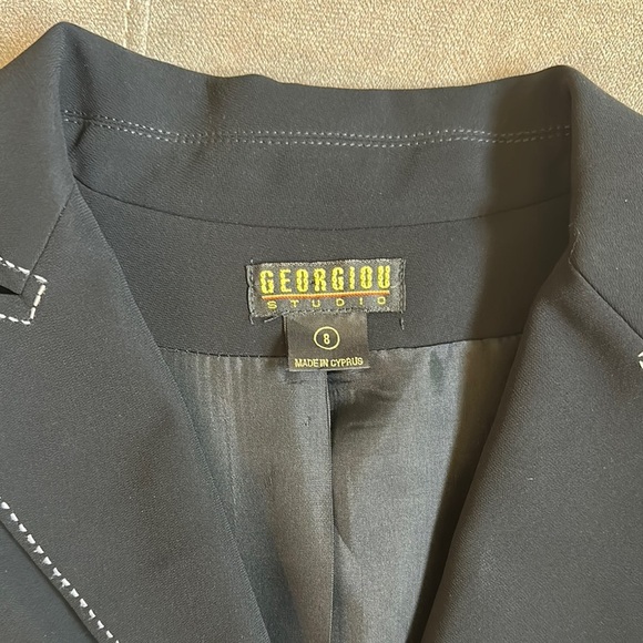 Black and White Structured Blazer with Notched Lapel - Picture 2 of 12